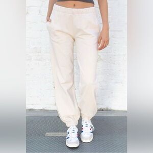 brandy melville light beige rosa sweatpants